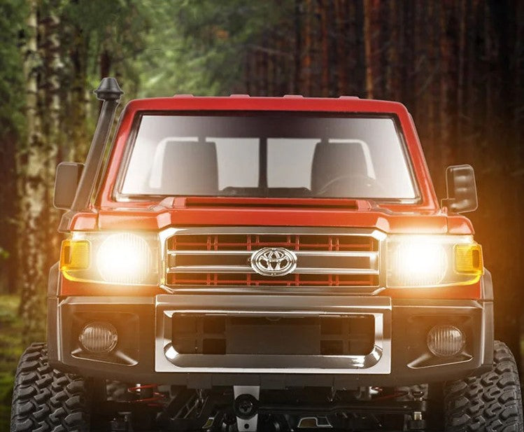 VOITURE TÉLÉCOMMANDÉE TOUT-TERRAIN 8KM/H AVEC ACCESSOIRES  |  EOROM