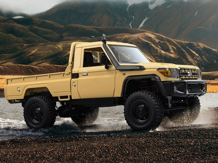 VOITURE TÉLÉCOMMANDÉE TOUT-TERRAIN 8KM/H AVEC ACCESSOIRES  |  EOROM